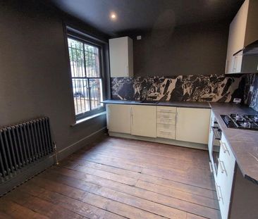 2 bedroom flat to rent - Photo 6