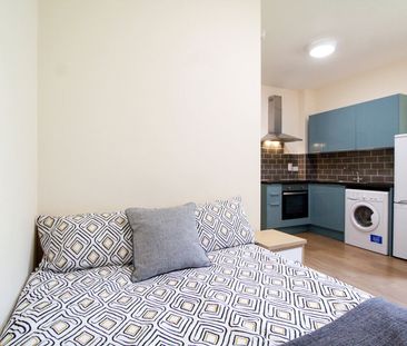 Apt 7, Lofthouse Residence - Photo 4