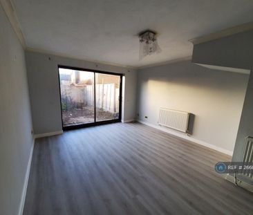 2 bedroom terraced house to rent - Photo 1