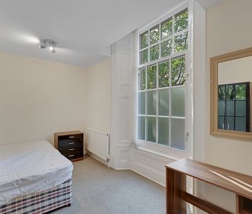 Spacious 4-Bed Ensuite Student Apartment with Large Gardens, Free P... - Photo 4