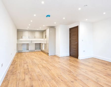 2 Bedroom Flat - Photo 3