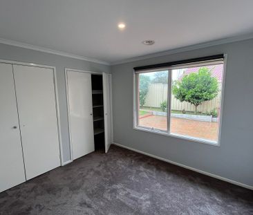 Beautiful Family Home in Cranbourne North - Photo 6