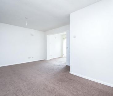 3 bedroom end of terrace house to rent - Photo 1