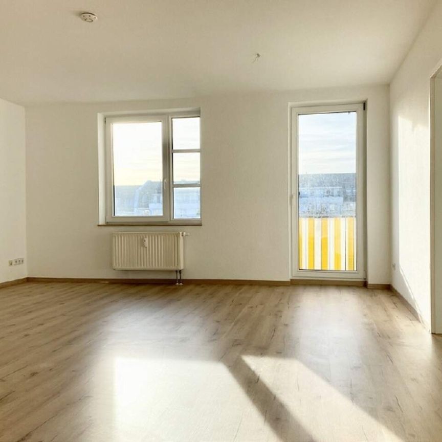 Wohlfühlen in Chemnitz – Helle 1-Zimmer-Wohnung mit Balkon & TG-Stellplatz - Photo 1