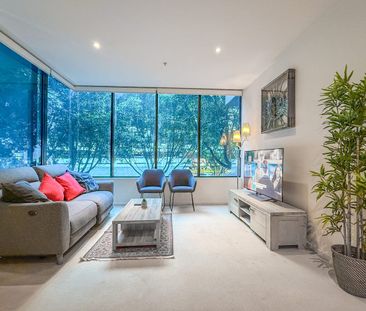 Fully Furnished 2-Bedroom Apartment with Parking in Prime Docklands... - Photo 1