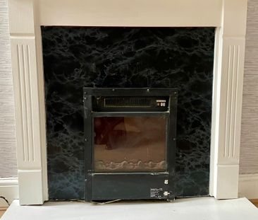 3 bedroom mid terrace to let - Photo 3