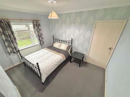 Brackley Road, Bedford, MK42 - Photo 4