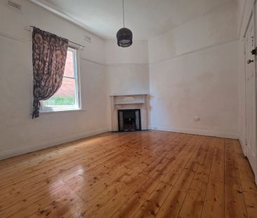 Come Live In The Heart Of Coburg - Spacious Family Living in a Prim... - Photo 5