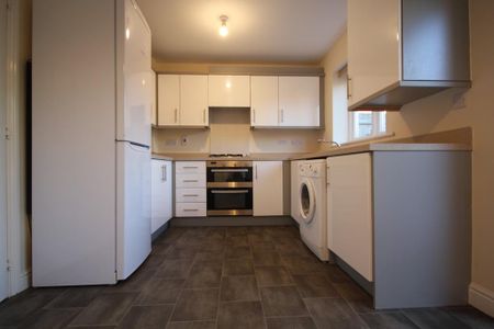 3 bedroom semi-detached house to rent - Photo 4