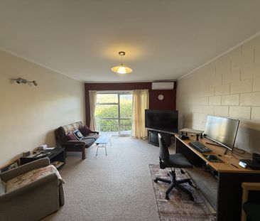 258 Cockayne Road, Ngaio - Photo 2