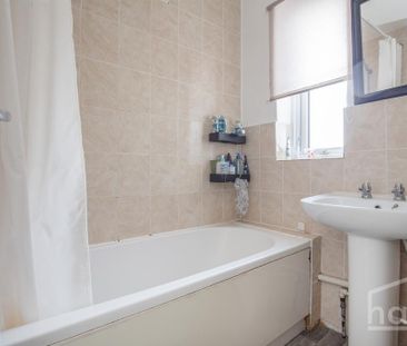 5 bedroom terraced house to rent - Photo 4