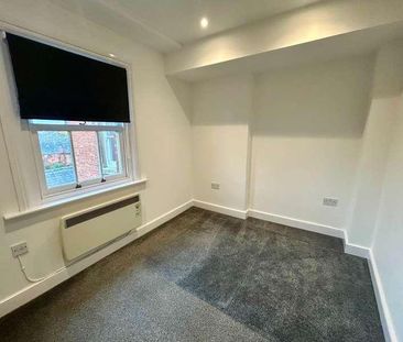 High Street, Banbury, OX16 - Photo 2