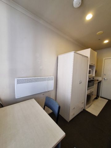 CITY CENTRE - 1 Bedroom Furnished Apartment - Photo 5