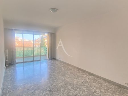 Location Appartement 2 pièces 53m² NICE 06000 - Photo 4