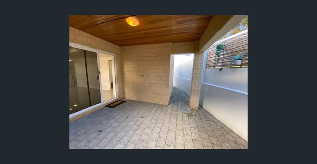 REAR 3 BED HOUSE FOR RENT - Photo 1