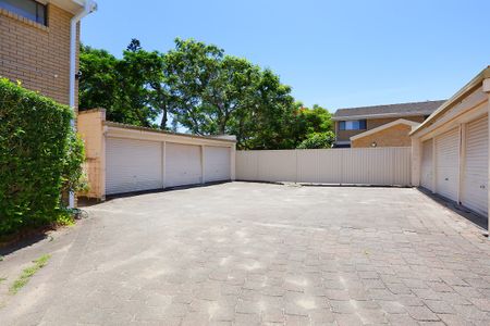 2/30 Duet Drive, Mermaid Waters QLD 4218 - Apartment For Rent | Domain - Photo 4