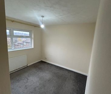 3 Bed End Terrace, Beckhill Chase, LS7 - Photo 5