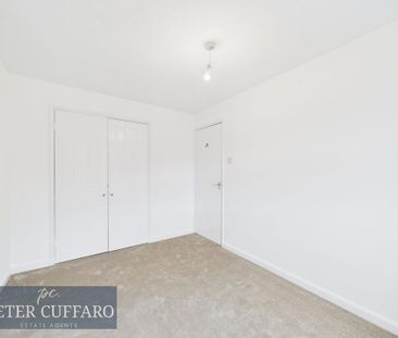 3 bedroom end of terrace house to rent - Photo 3