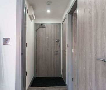 Cross Street - Photo 1