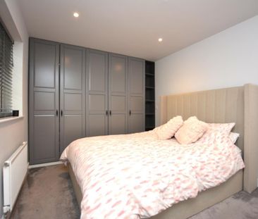 4 bedroom detached house to rent - Photo 4