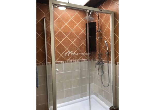 Chalet adosado · Alquiler a largo plazo ·