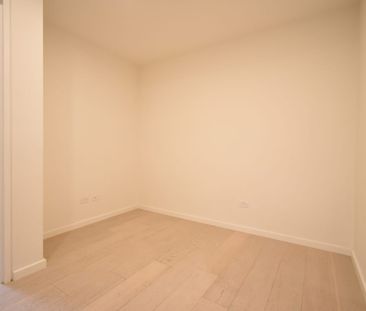 "Industry" Newtown One Bedroom + Huge Size Private Roof Top - Photo 1