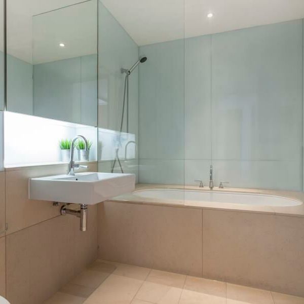 2 Bedroom Flat To Let - Photo 1