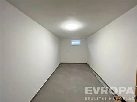 Nabízíme k pronájmu byt 2+kk v novostavbě ve Velké Bystřici - Fotografie 5