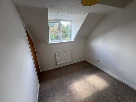 King James Way, Royston - Photo 3