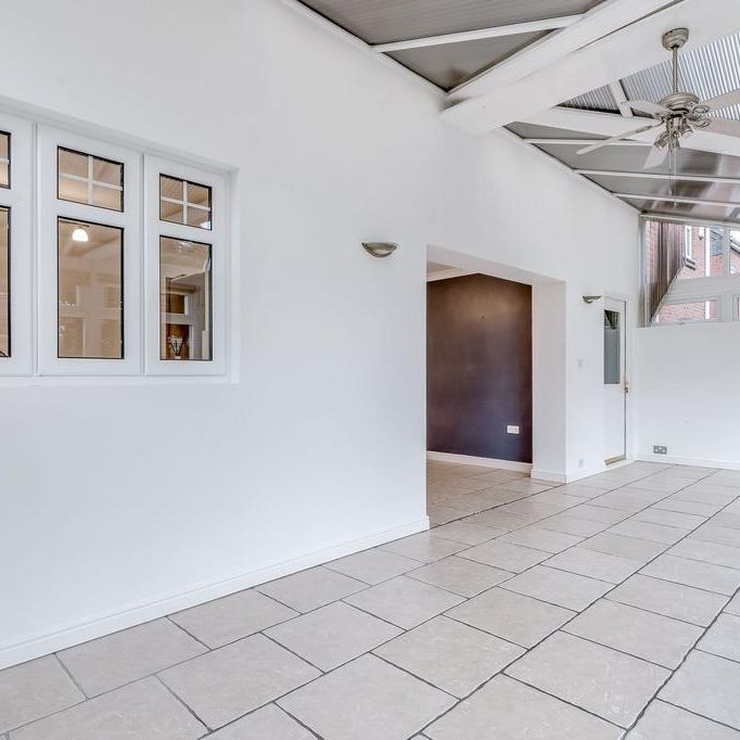 4 bedroom detached house to rent - Photo 1