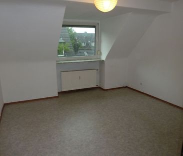 Kleine, gemütliche DG-Wohnung mit Duschbad im Südostviertel. - Foto 1