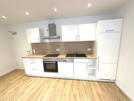 Erstbezug nach Kernsanierung- ideale 2er WG Wohnung mit Einbauküche zentral am Bahnhof. - Foto 4