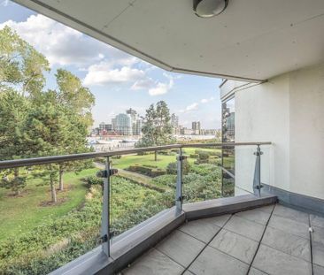 3 bedroom flat to rent - Photo 6