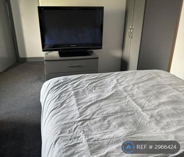 1 bedroom in a flat share to rent - Photo 6