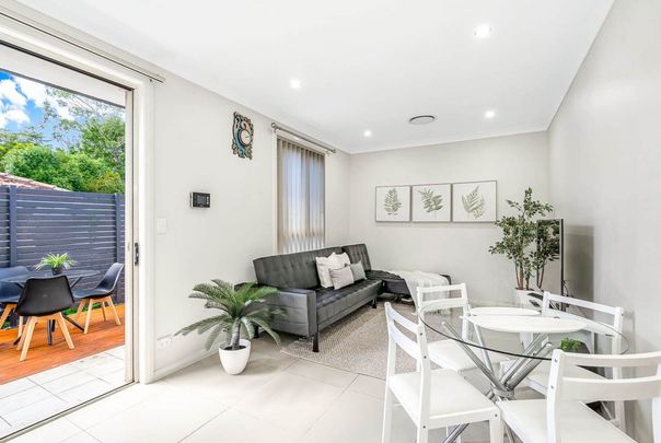 3 Bedroom Villa in the Heart of Girraween School Catchment! - Photo 1