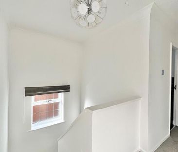 4 bedroom detached house to rent - Photo 3