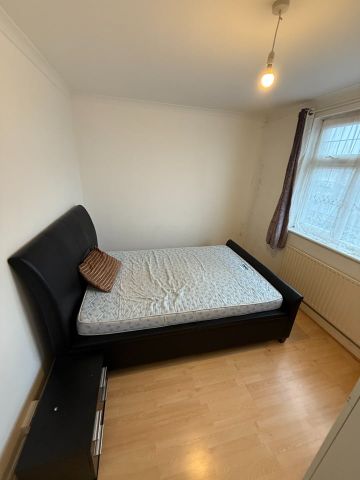 2 Bed Flat, Windermere Avenue, HA9 - Photo 5