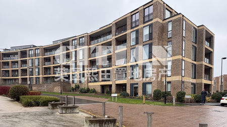 Garrison, Heights, Millbrook Park, 55 Henry Darlot Drive London, NW7 - Photo 2