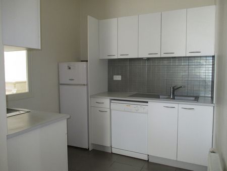 Location Appartement 4 pièces 94m² ORLEANS 45000 - Photo 4