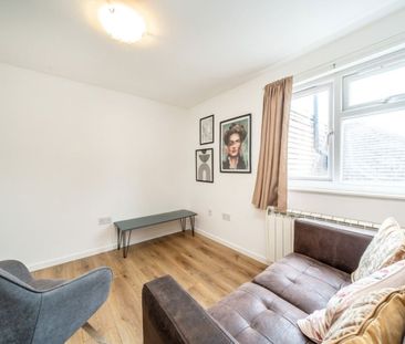 Conway Road, TW4, London - Photo 1