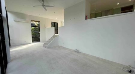 One of a kind - Photo 2