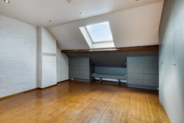 Goed gelegen woning met 3 slaapkamers en 2 badkamers in een rustige straat- bewoonbare oppervlakte 151 m² - Foto 1