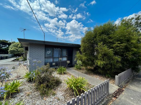 1/5 Cara Road, Highton - Photo 1