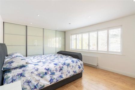 4 bedroom detached house to rent - Photo 4