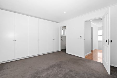 Beautiful Home In Great Location - Photo 3