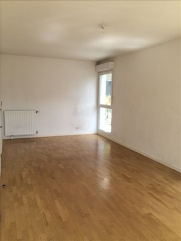 GRAND STUDIO AVEC BALCON - Photo 4