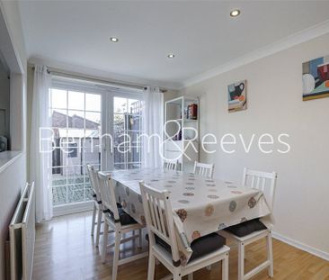 3 bedroom terraced house to rent - Photo 3