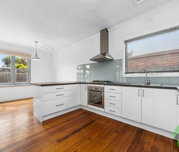 Comfortable Two-Bedroom Unit in Prime Location - Photo 6