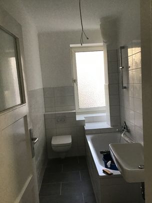 Neu renovierte 2-Zimmer-Wohnung ab sofort für Sie frei - Foto 1