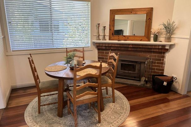 CHARMING 2 BEDROOM HOME IN PRIME LOCATION! - Photo 1